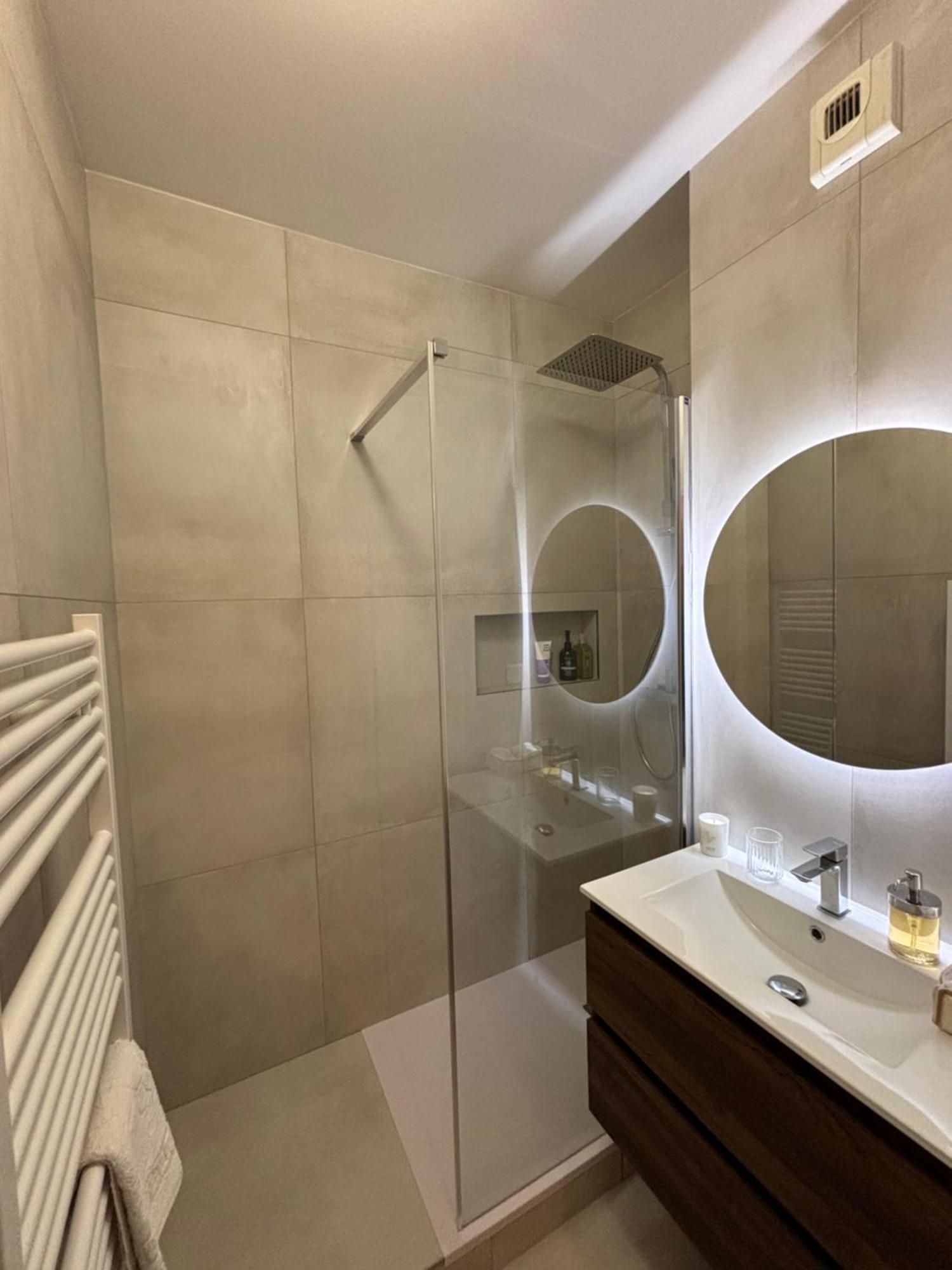 Le Boudoir - 2 Pieces Et Parking Apartment Льо Плеси-Робенсон Екстериор снимка