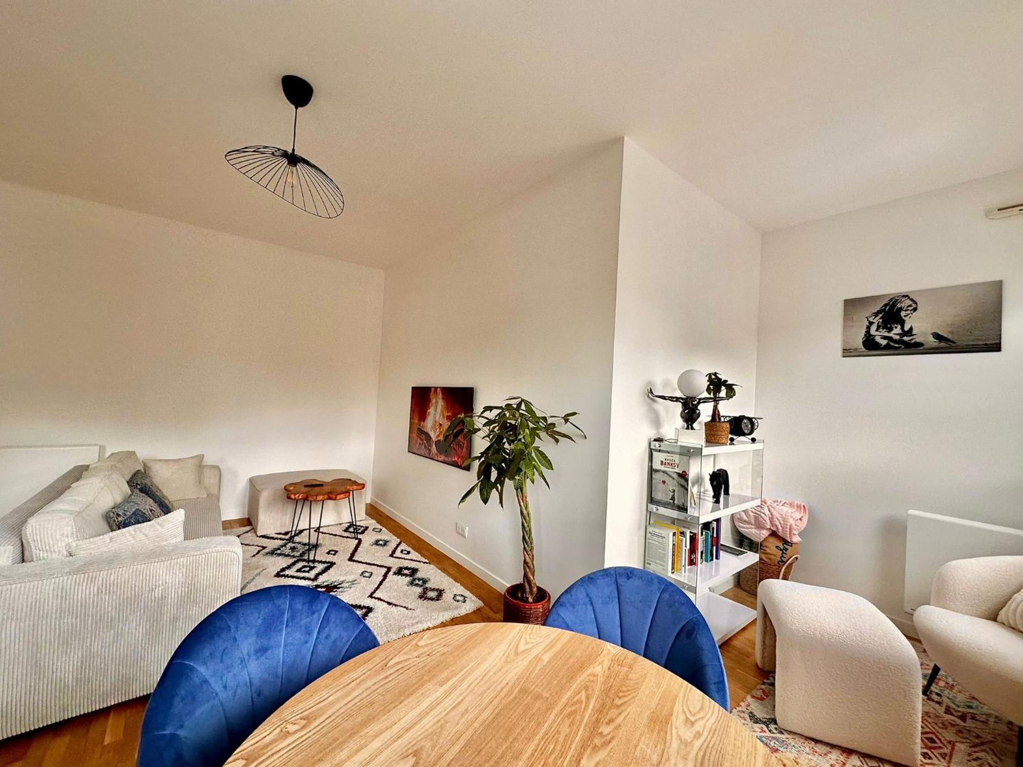 Le Boudoir - 2 Pieces Et Parking Apartment Льо Плеси-Робенсон Екстериор снимка
