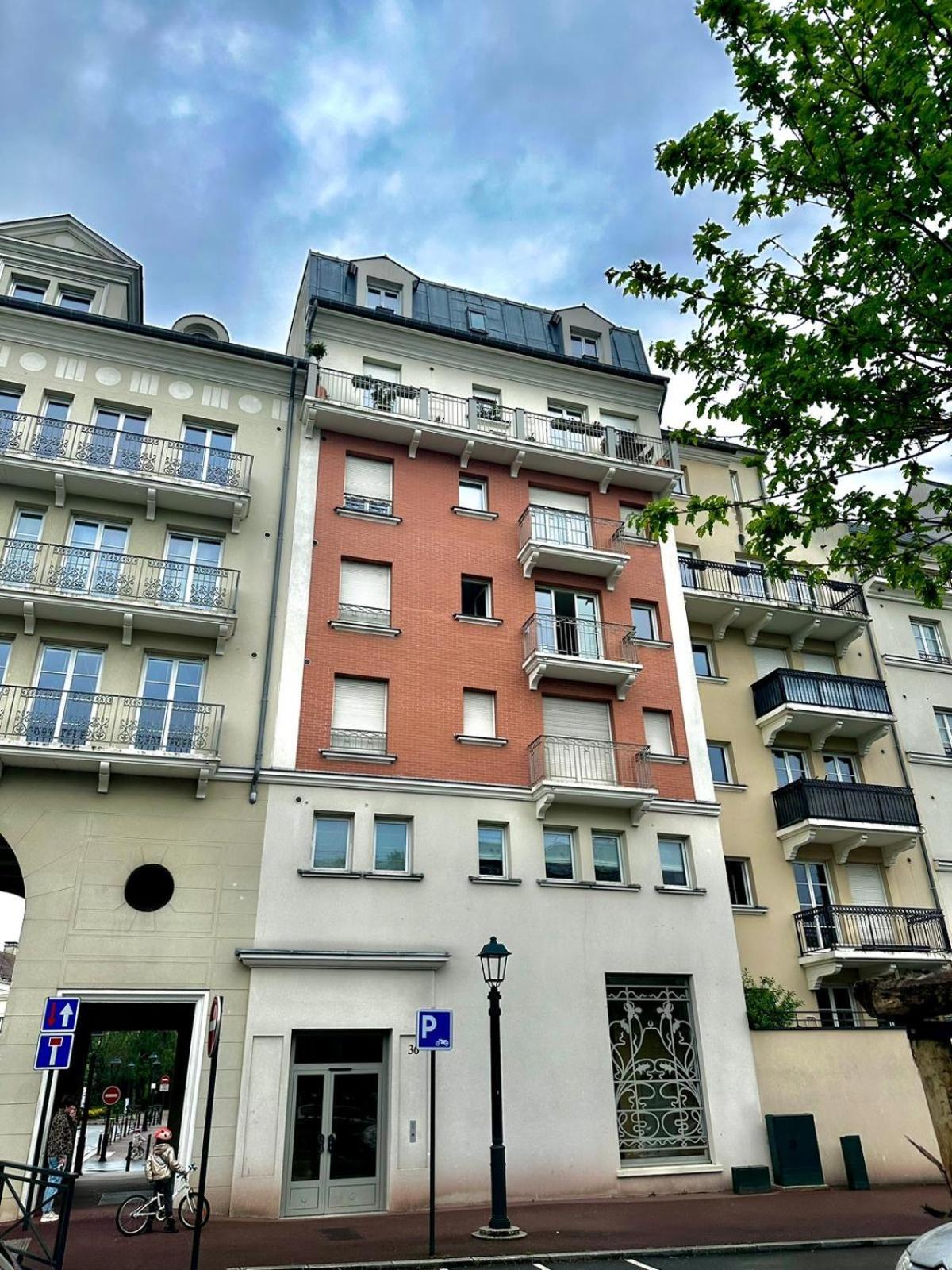 Le Boudoir - 2 Pieces Et Parking Apartment Льо Плеси-Робенсон Екстериор снимка