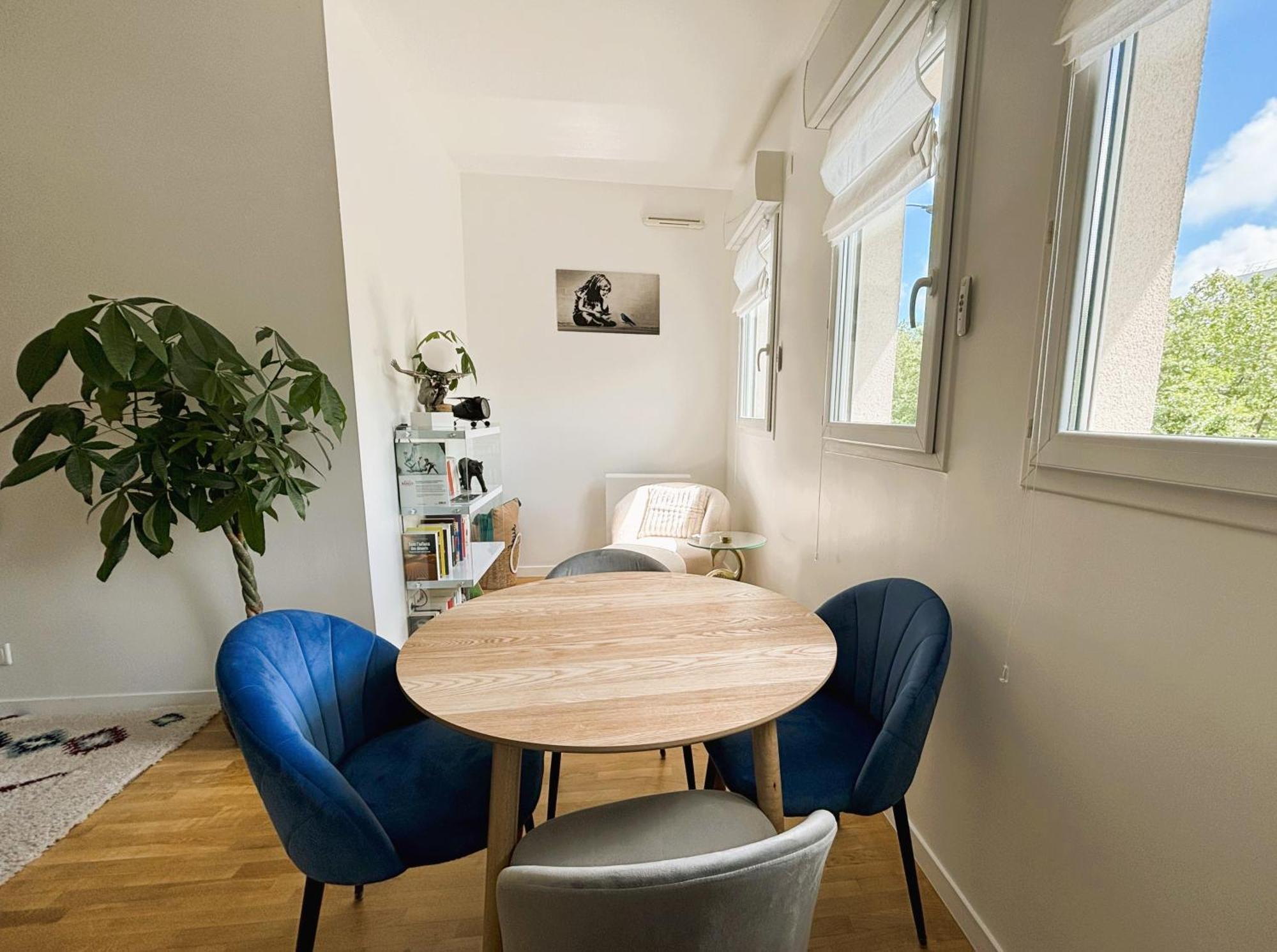 Le Boudoir - 2 Pieces Et Parking Apartment Льо Плеси-Робенсон Стая снимка
